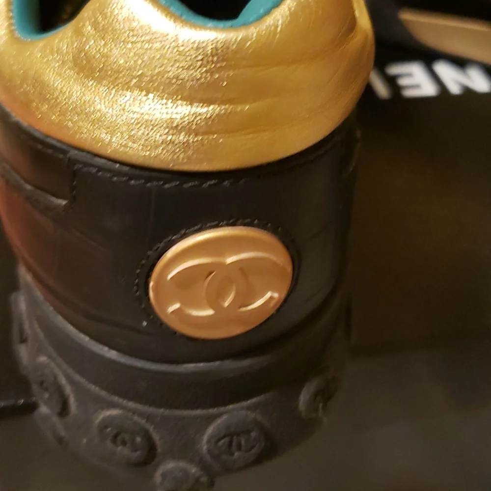 Women's Authentic Chanel sneakers - Picture 6 of 7